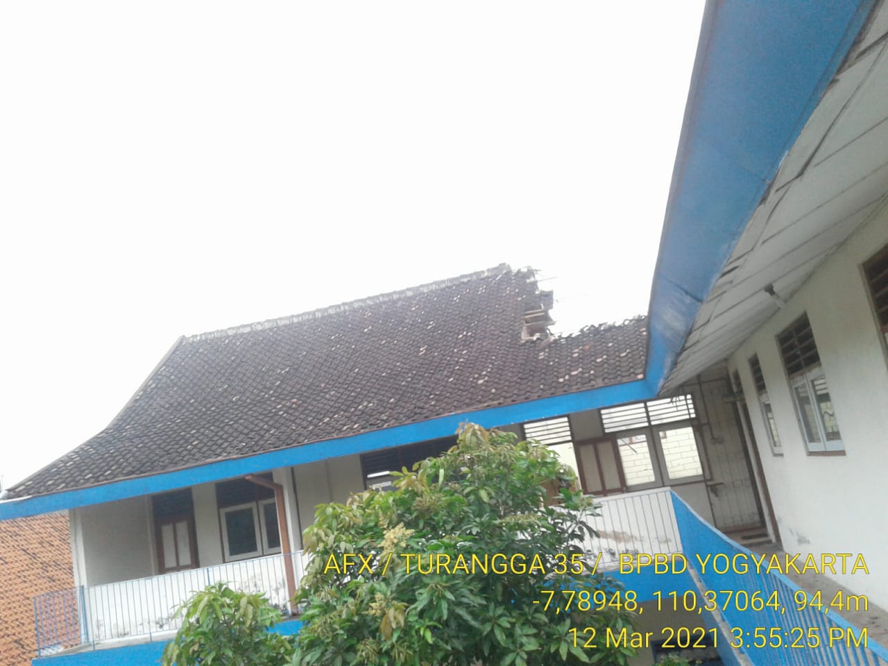 Atap Sekolah SD Kanisius Kotabaru Ambrol