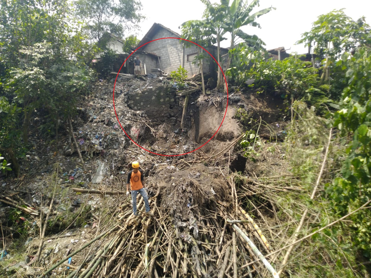 Tanah Longsor di Saudagaran